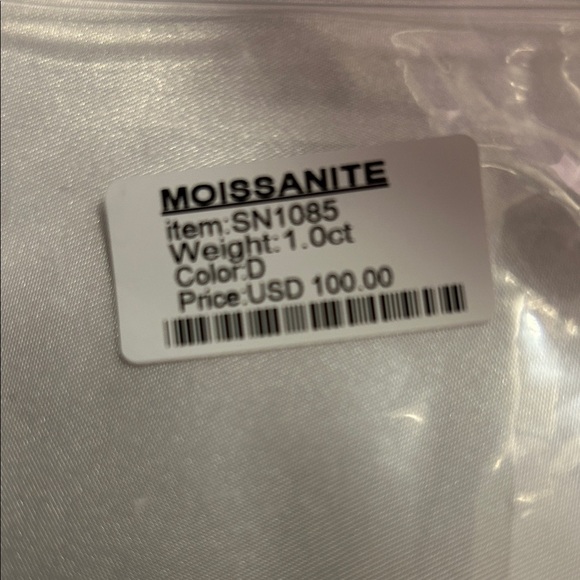 Elegant 925Silver Moisanite Necklace with Crystal Pendant - Picture 7 of 7